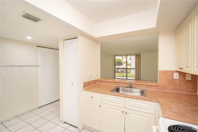 Building Photo - 12209 SW 14th Ln