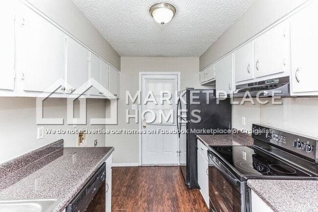 Building Photo - 3668 Barberry St