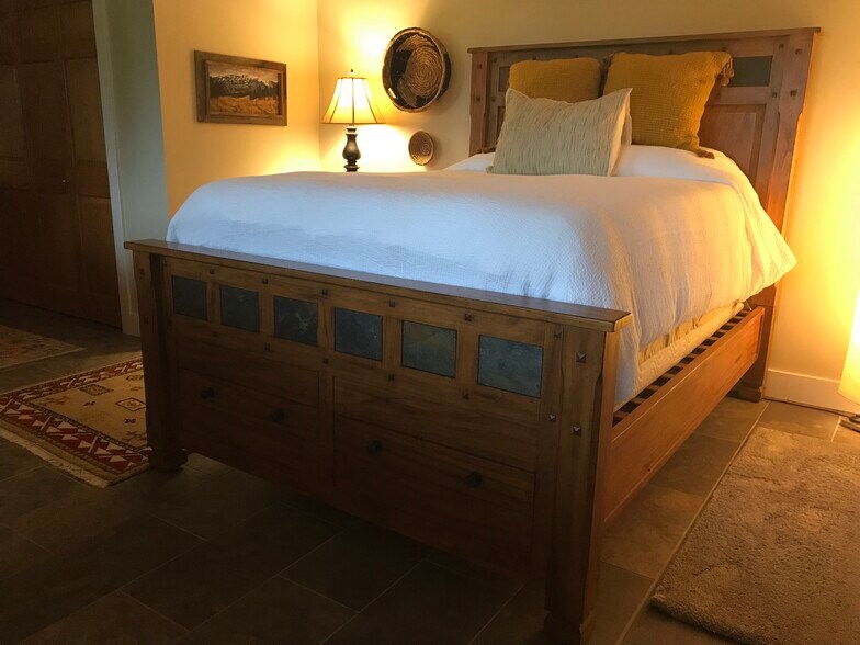 Building Photo - 6100 Centerville Rd