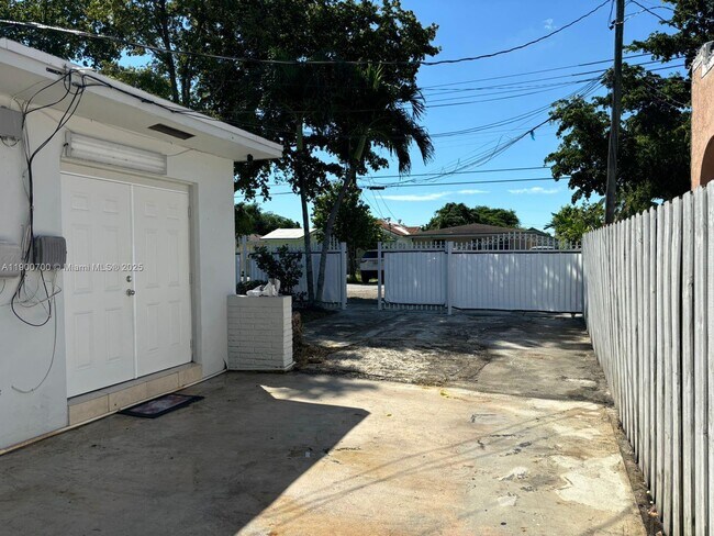 Building Photo - 2361 NW 32nd St