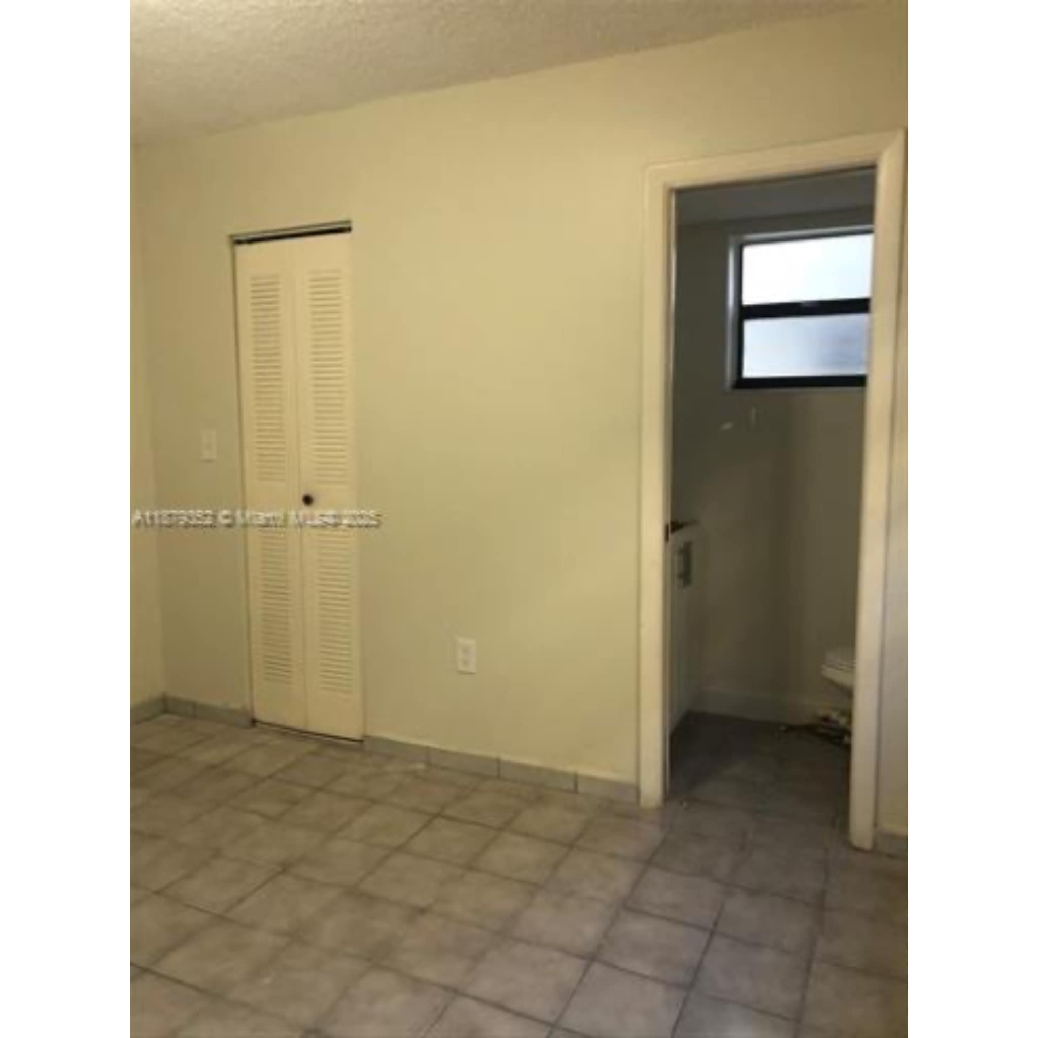 Building Photo - 5960 W 25th Ct