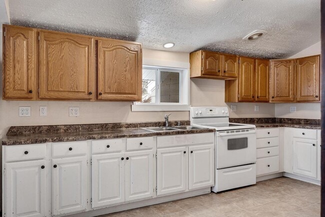 Building Photo - Charming 3 bed/1 bath home in La Crosse