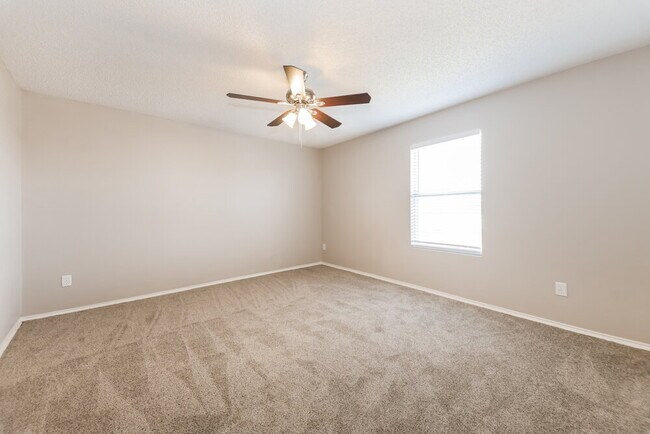 Building Photo - 1446 Stewart Dr