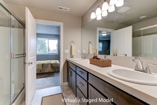 Building Photo - Beautiful Newer Construction Home! 3 Maste...