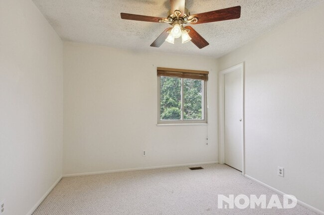 Building Photo - Charming 3BR House in Aurora
