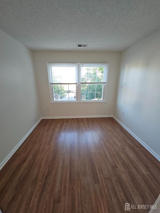 Building Photo - 1226 Edpas Rd