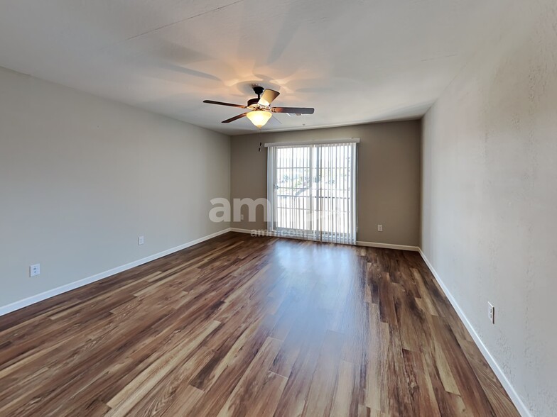 Building Photo - 20755 W Maiden Ln