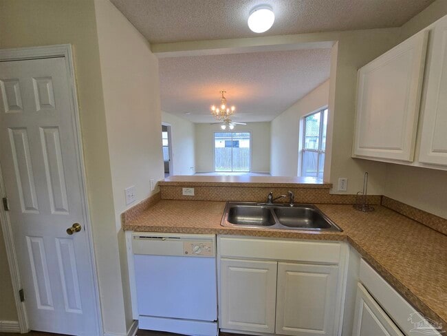 Building Photo - 1082 Antigua Cir