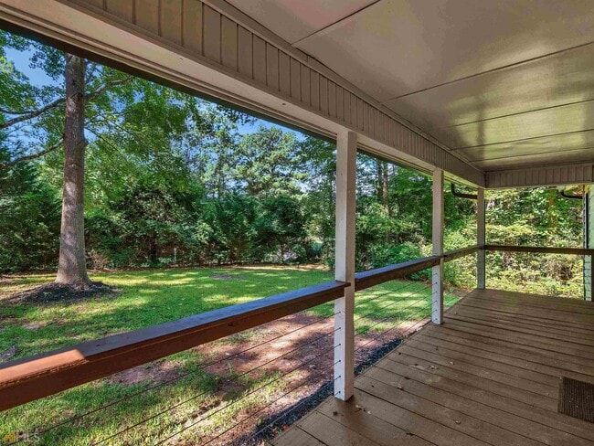 Building Photo - 1999 Hampton Locust Grove Rd