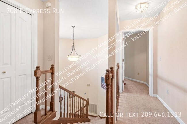 Building Photo - 708 Cypress Run