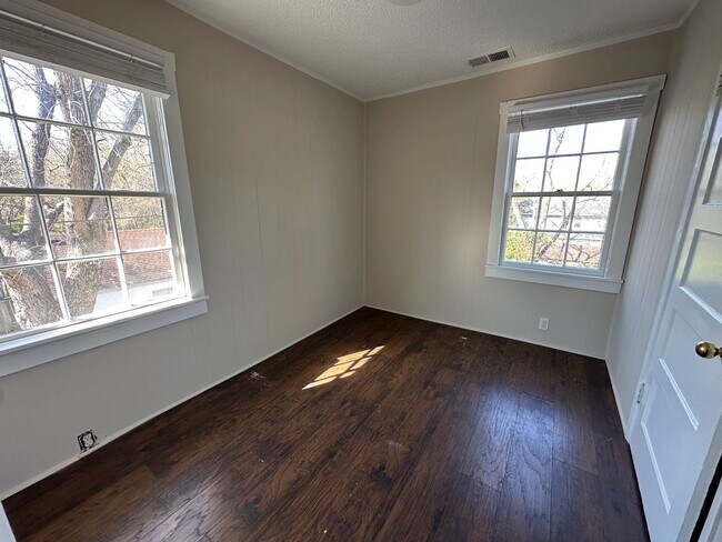 Building Photo - Old Hickory Village Duplex