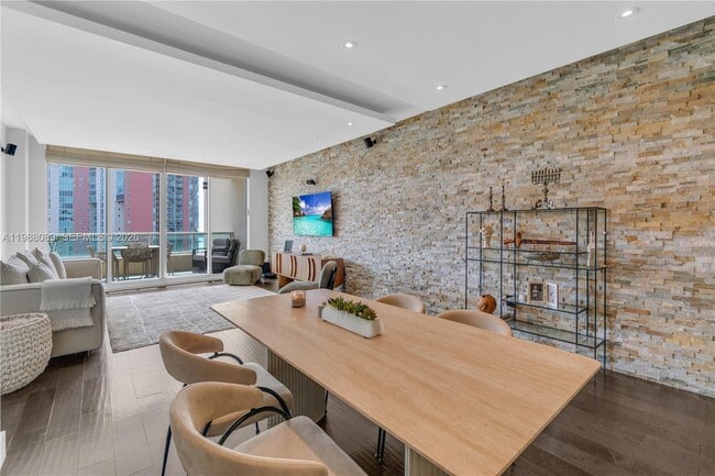 Building Photo - 3340 NE 190th St