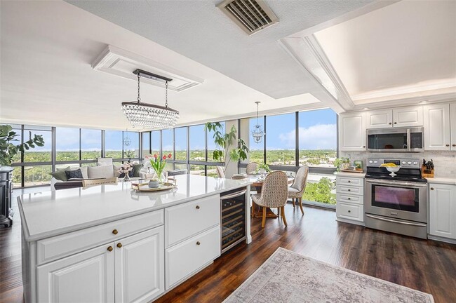 Building Photo - 3301 Bayshore Blvd