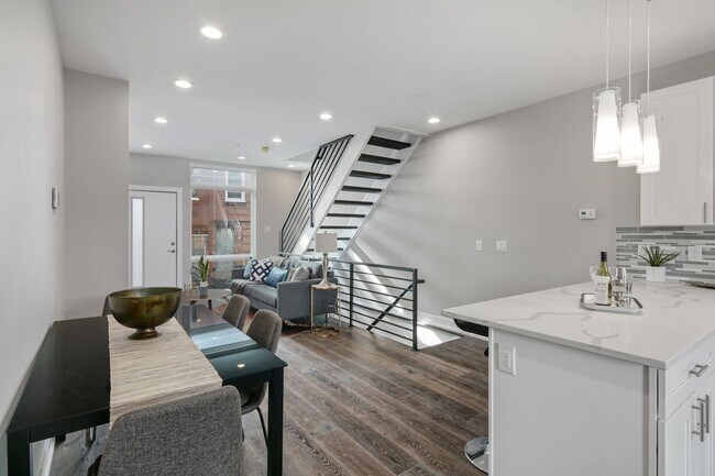 Building Photo - Brand New Luxury Apartment Brewerytown