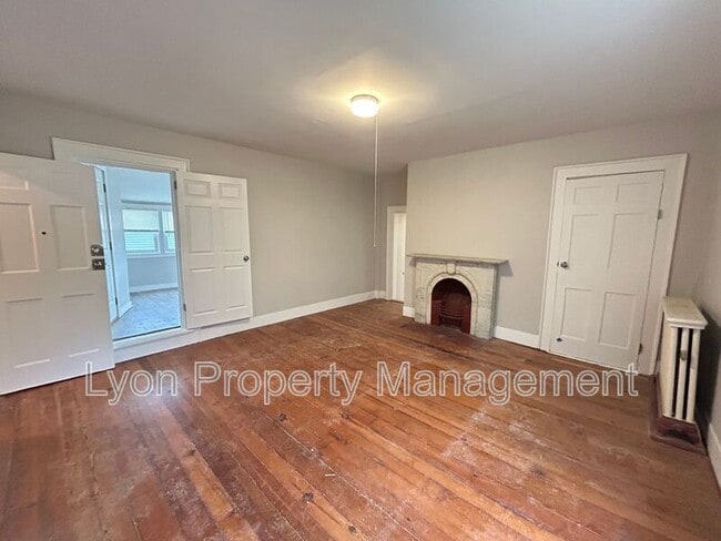 Building Photo - 44 7th St