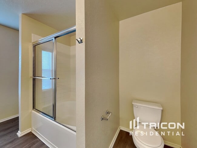 Building Photo - 10039 Amber Breeze