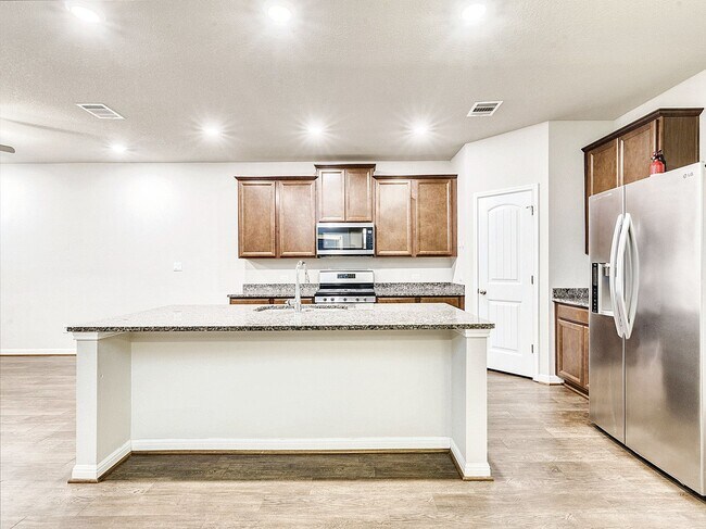 Building Photo - Warm & Welcoming 3/BR 2.5 Home in Dripping...