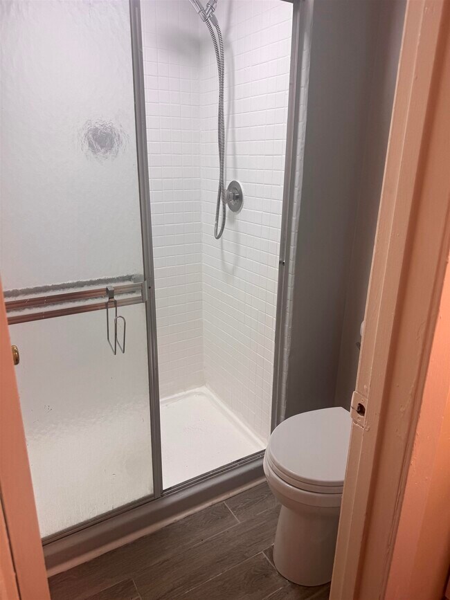 Building Photo - 6633 Poplar Woods Cir E