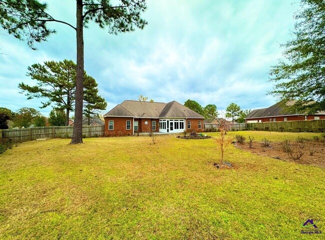 Building Photo - 701 Victoria Cir