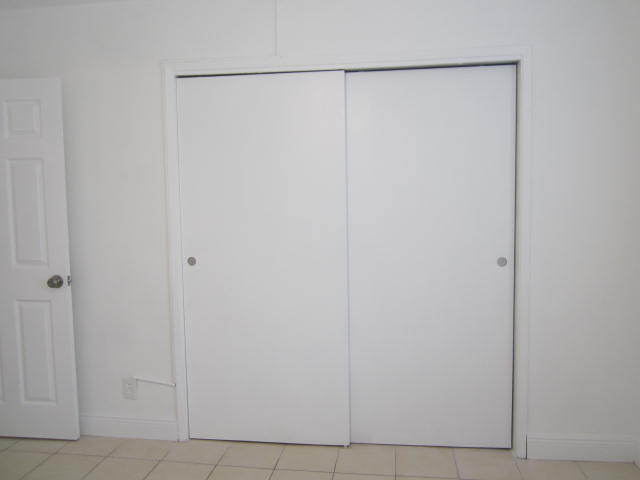 Building Photo - 313 SE 10th Ave