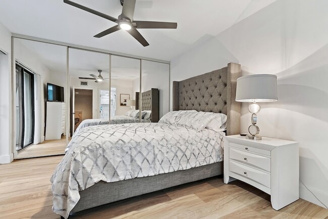 Building Photo - 3052 30th Ct