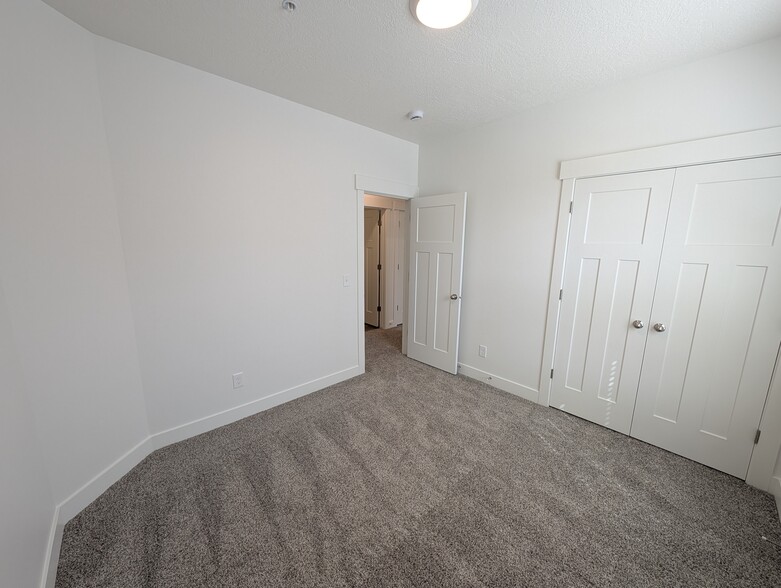 Building Photo - 3993 W Big Horn Dr