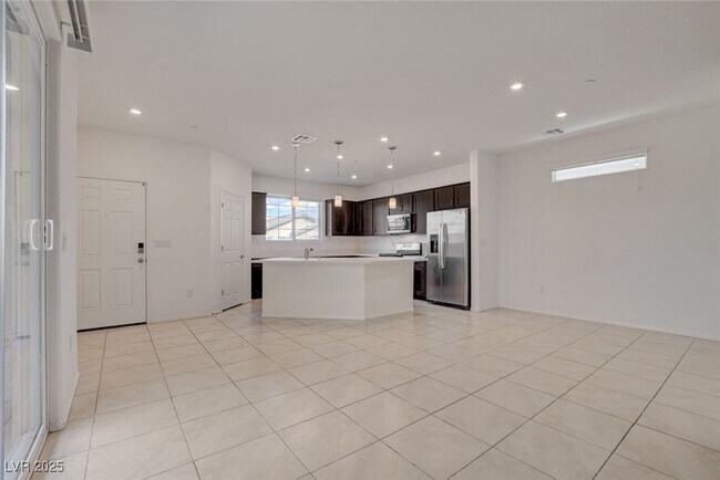 Building Photo - 1360 Cerulean Ave