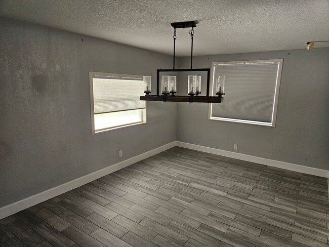 Building Photo - Stunning Jungle Terrace Oasis: Renovated 4...