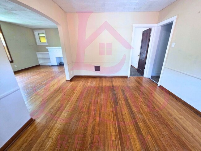 Building Photo - 4942 Tholozan Ave