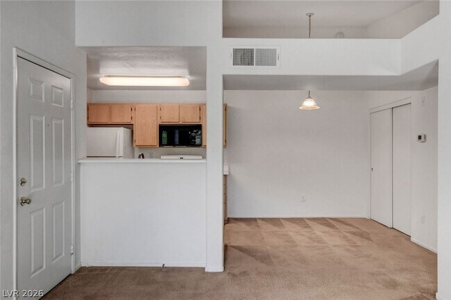 Building Photo - 7885 W Flamingo Rd