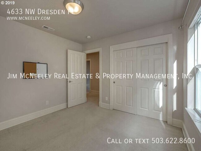 Building Photo - 4633 NW Dresden Pl