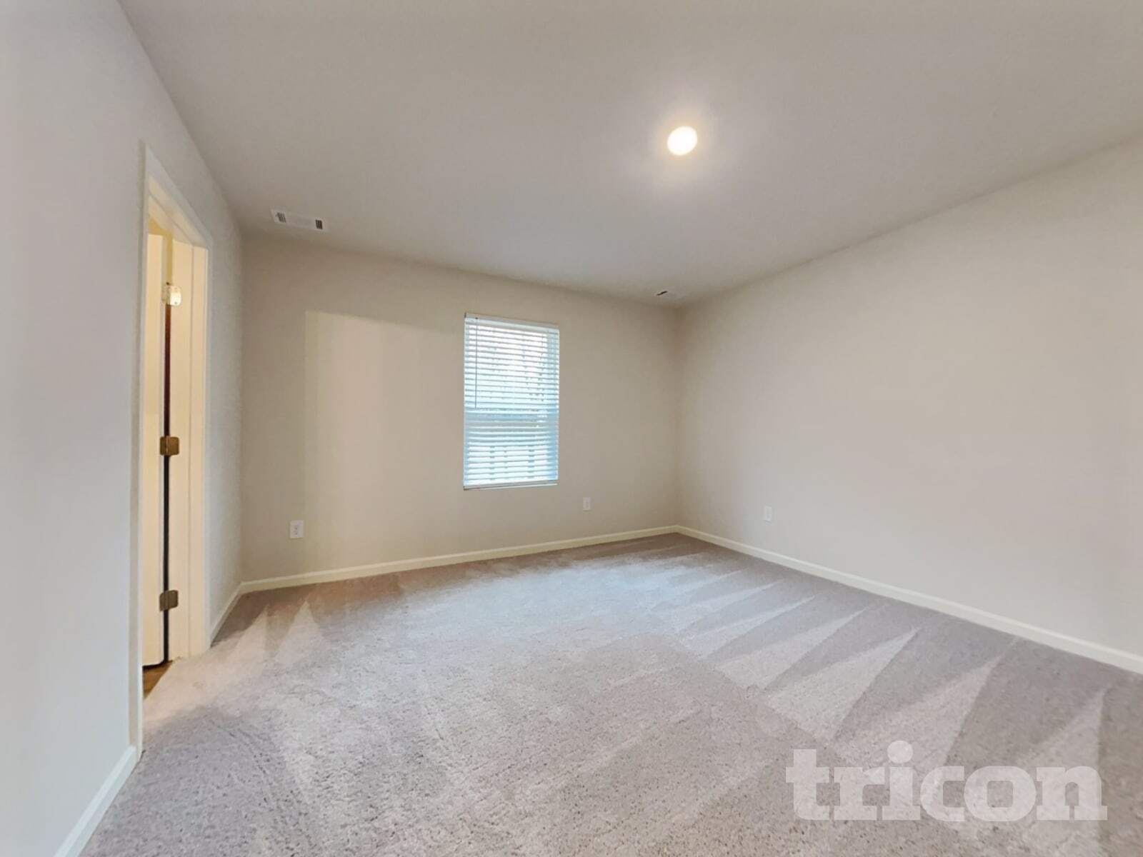 Building Photo - 527 Dayspring Dr