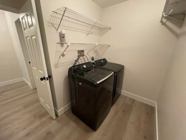 Building Photo - 104 Half Moon Cir