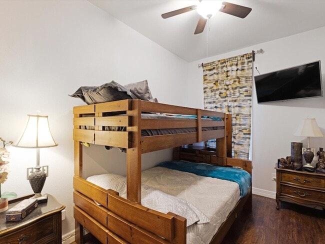 Building Photo - 222 N Cliff St