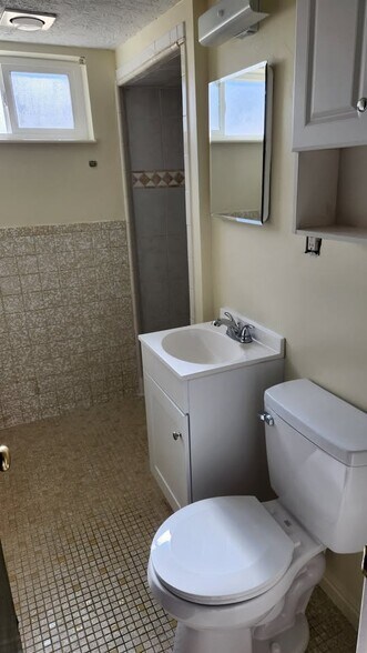 Building Photo - 275 W 4625 S