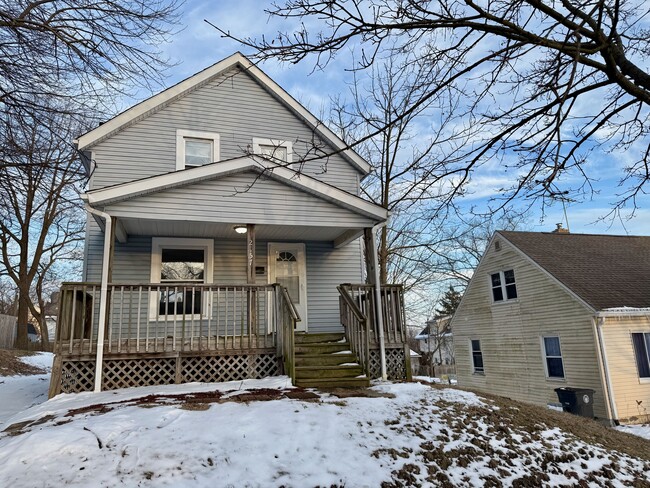 Primary Photo - 2157 10th St SW