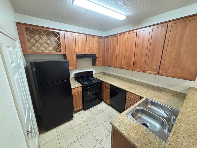 Building Photo - Gorgeous 1bed/1bath home nestled in a great area! MOVE IN SPECIAL $300 OFF First Months Rent!