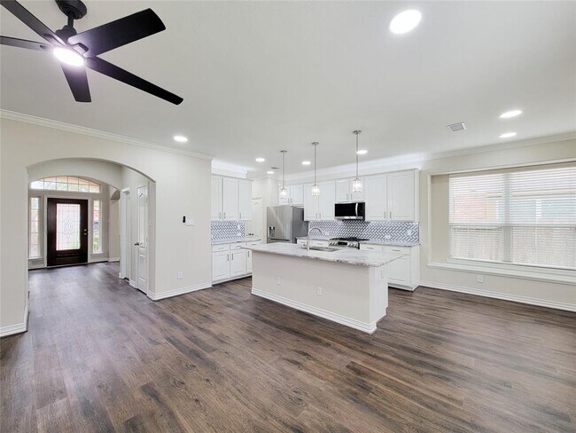 Building Photo - 21422 Beverly Chase Dr