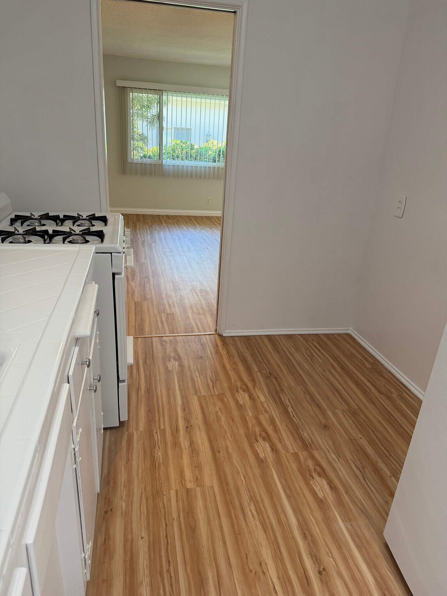 Building Photo - 834 10th St