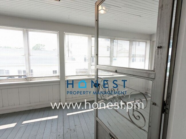 Building Photo - 110 Silver St