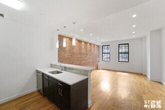 Building Photo - 4 bedroom in BROOKLYN NY 11238