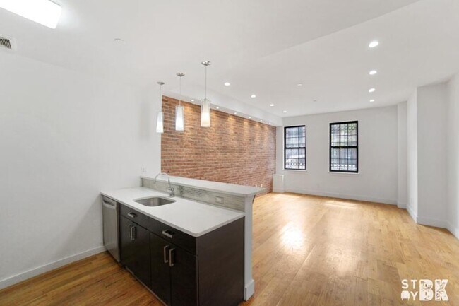 Primary Photo - 4 bedroom in BROOKLYN NY 11238