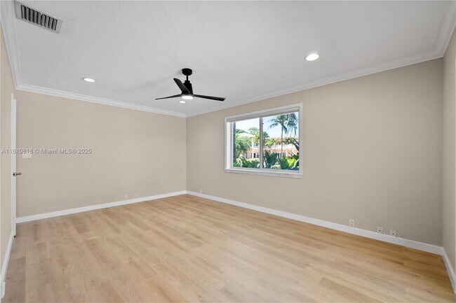 Building Photo - 2761 NE 22nd Ct