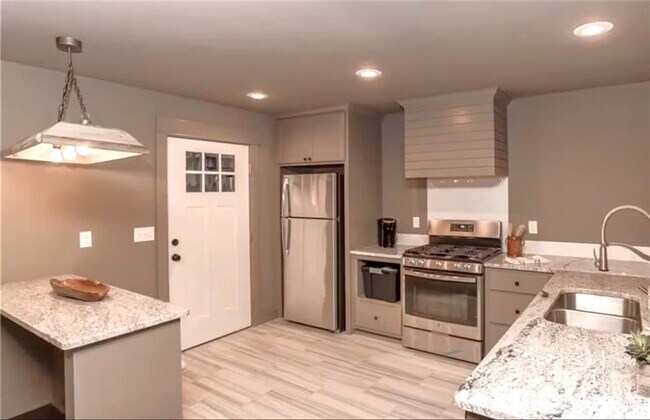 Building Photo - 303 NW F St