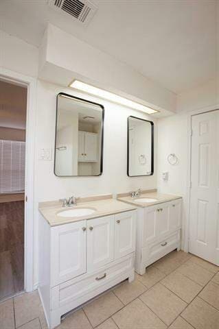 Building Photo - 12501 Hornbeam Dr