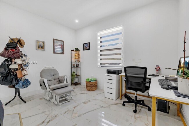 Building Photo - 11939 SW 241 Ter