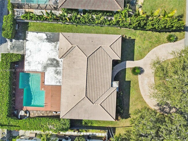 Building Photo - 1044 NE 97th St