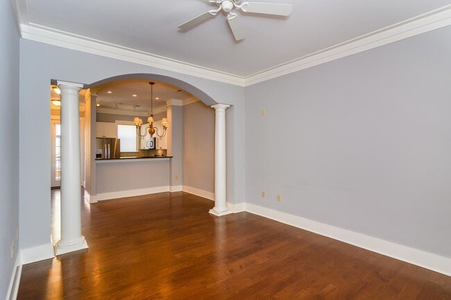 Building Photo - Biltmore Park Townhouse