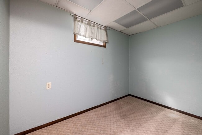 Building Photo - Large updated 4 bedroom 3 bath home in Laurel