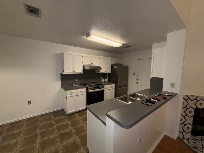 Building Photo - 2502 Ashley Way